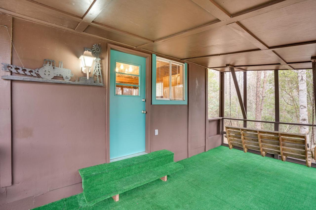 Peaceful Warne Cabin Fenced Yard And Screened Porch Brasstown Ngoại thất bức ảnh