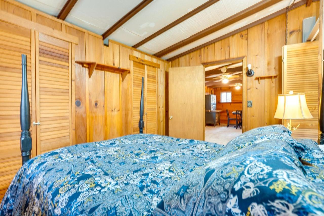 Peaceful Warne Cabin Fenced Yard And Screened Porch Brasstown Ngoại thất bức ảnh