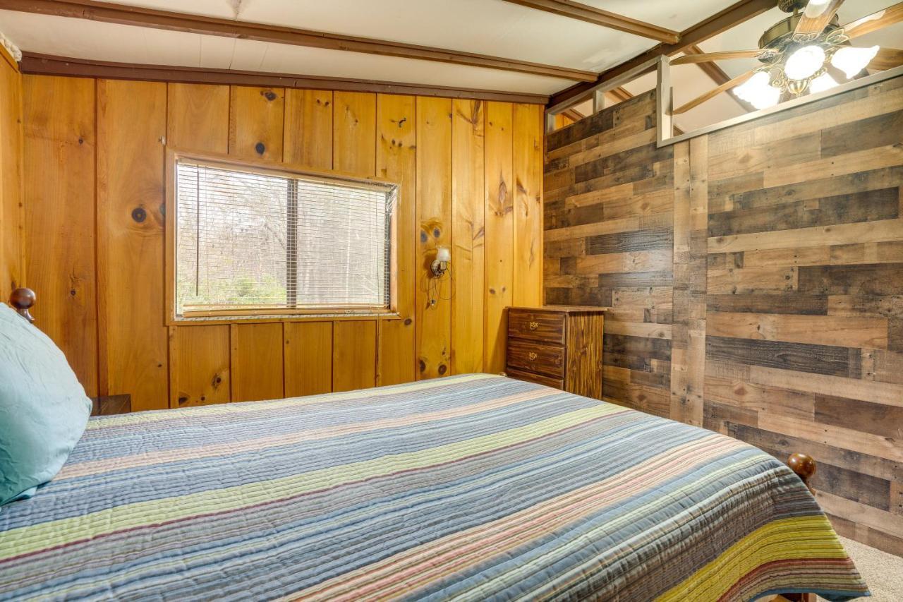 Peaceful Warne Cabin Fenced Yard And Screened Porch Brasstown Ngoại thất bức ảnh